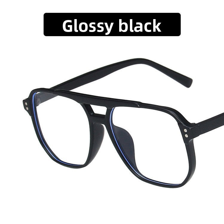 High-end and trendy women's sunglasses