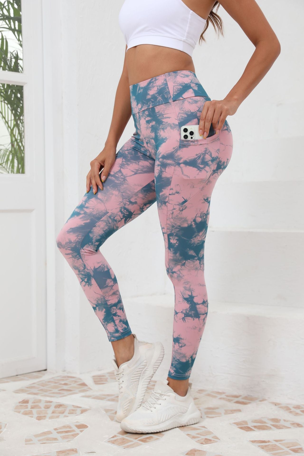 High-waisted slim-leg yoga pants