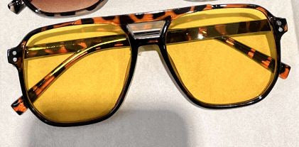 High-end and trendy women's sunglasses