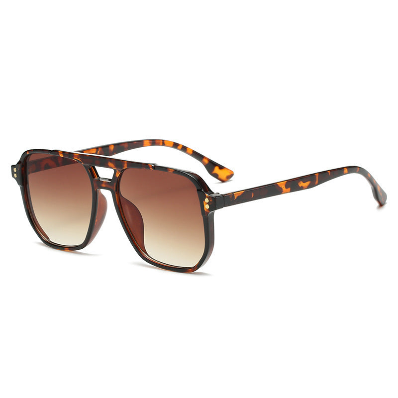 High-end and trendy women's sunglasses